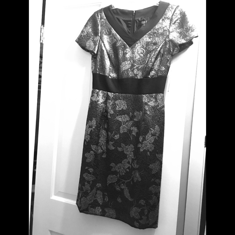 Alex Marie black and silver dress size 4 NWT